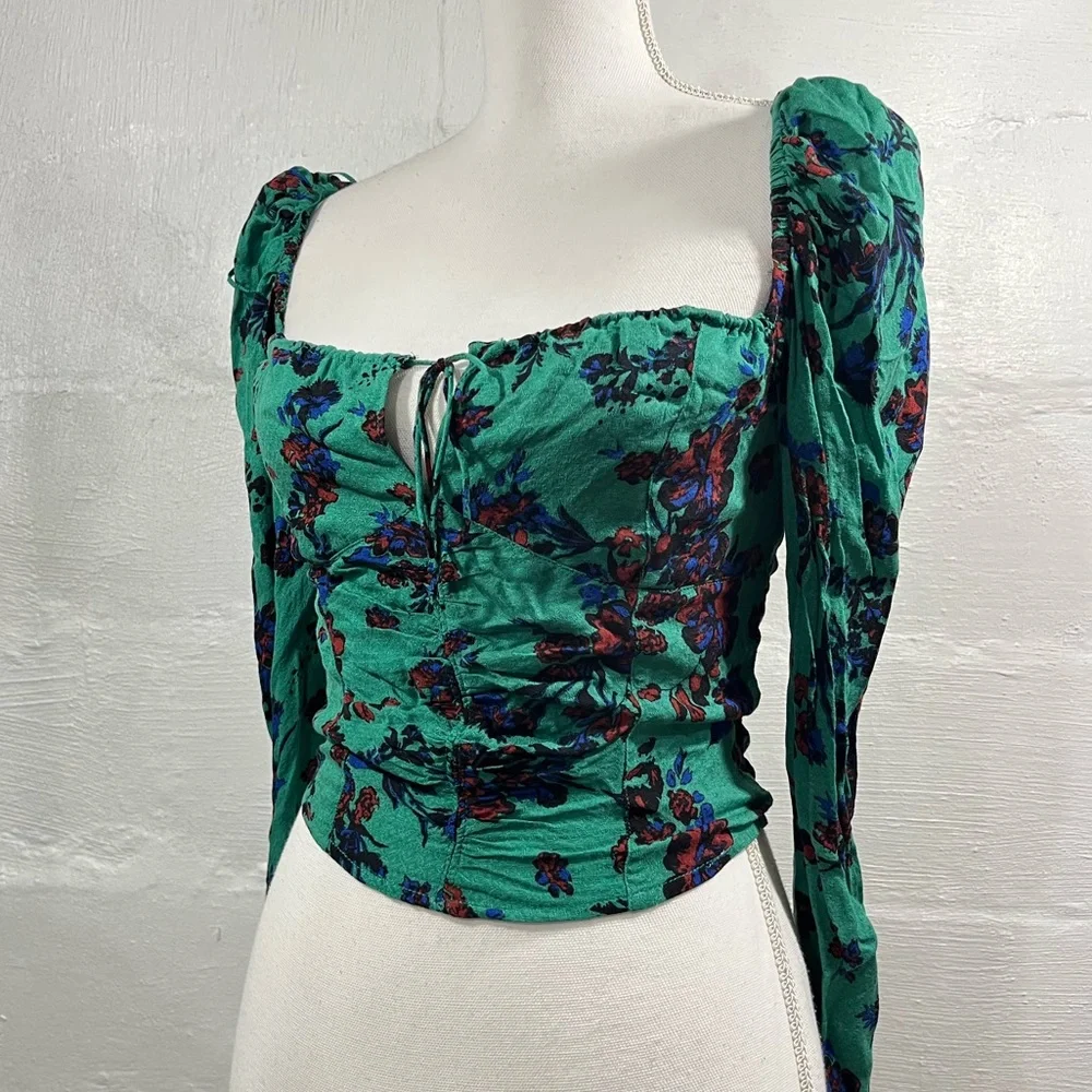 FREE PEOPLE FLORAL TOP NEW WITH TAG (829)